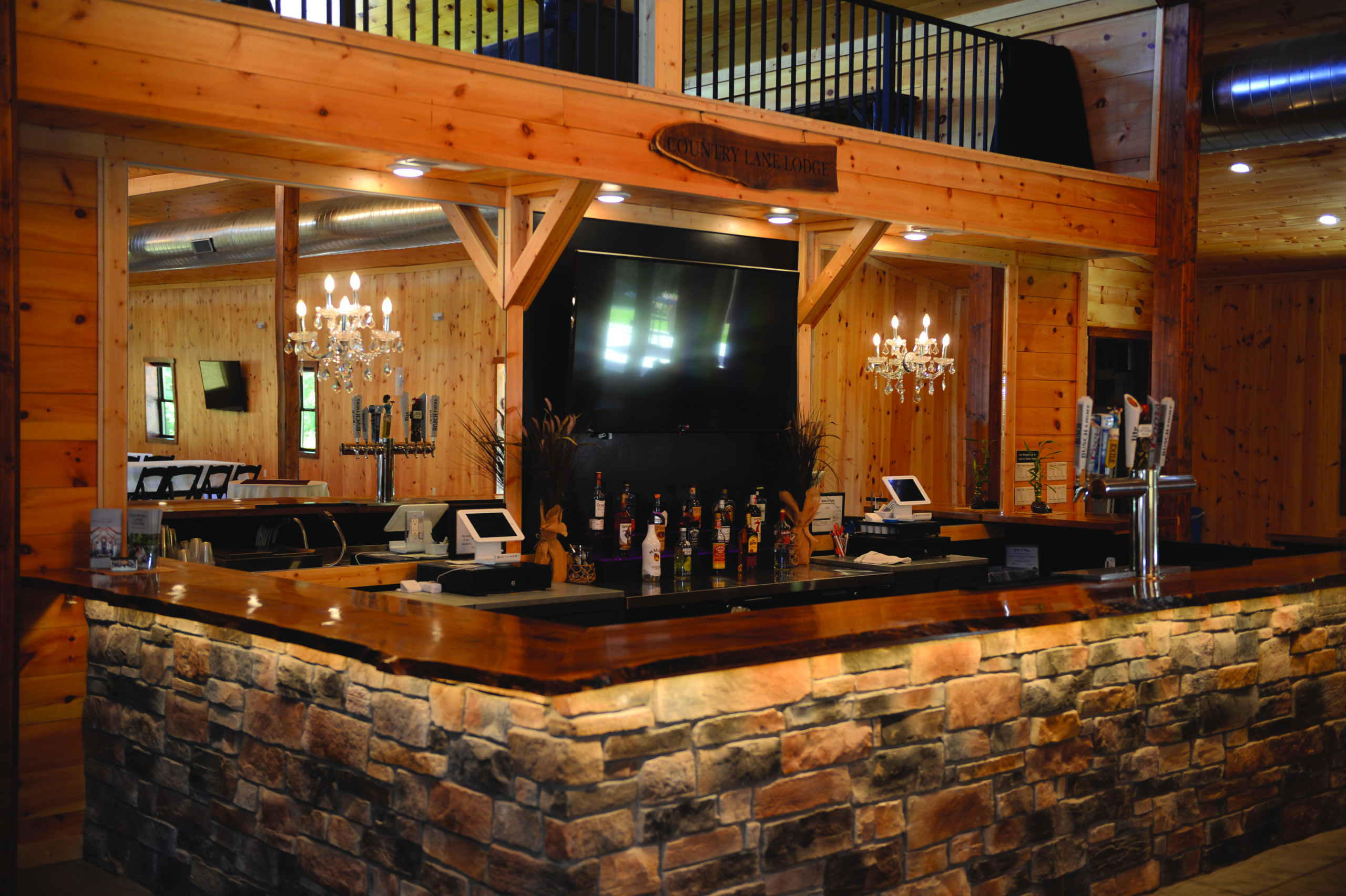 Country Lane Lodge - Full Service Bar